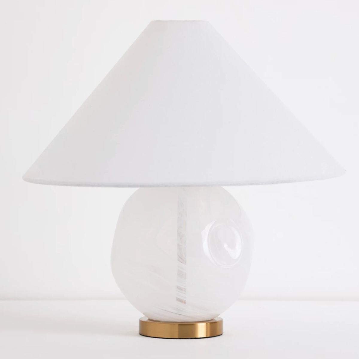 A white lamp