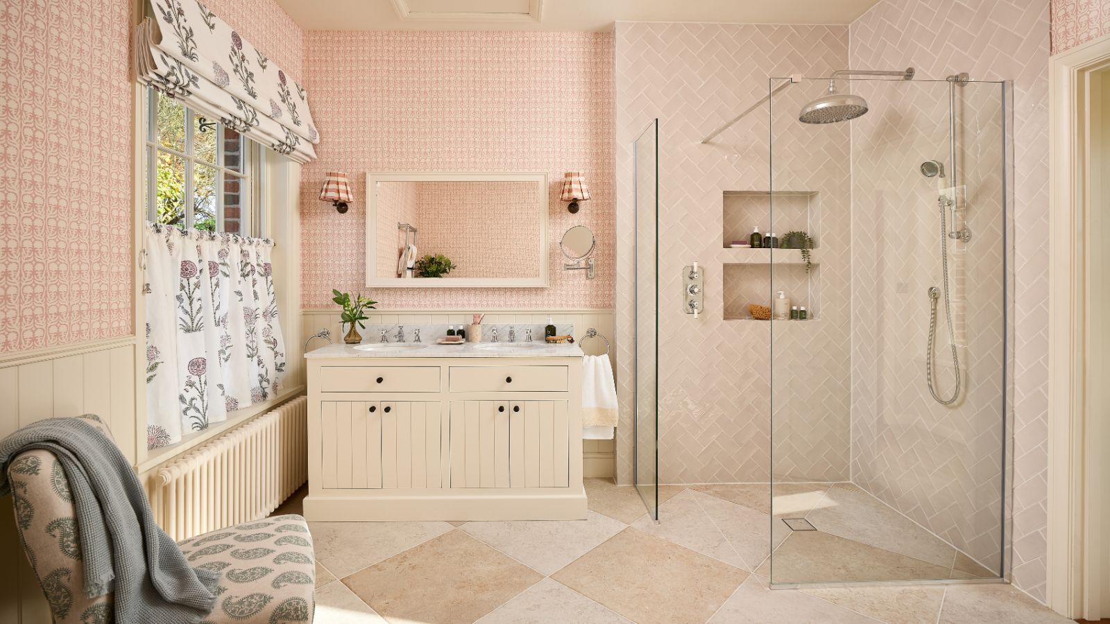 Things that always make a bathroom look small